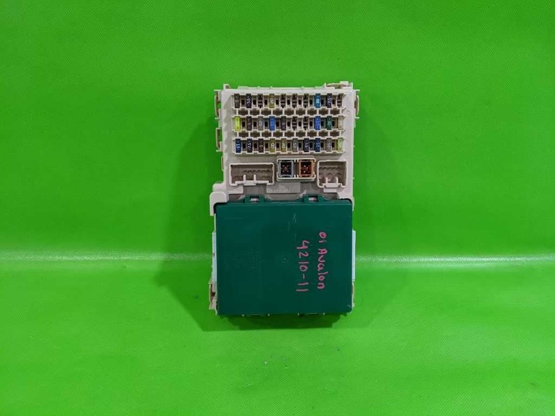 00 01 AVALON MULTIPLEX W/CABIN FUSE RELAY BOX OEM 4210-11