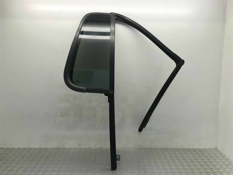 2003-2005 LINCOLN AVIATOR PASSENGER REAR DOOR VENT GLASS OEM 2C5Z-7825766-BAA