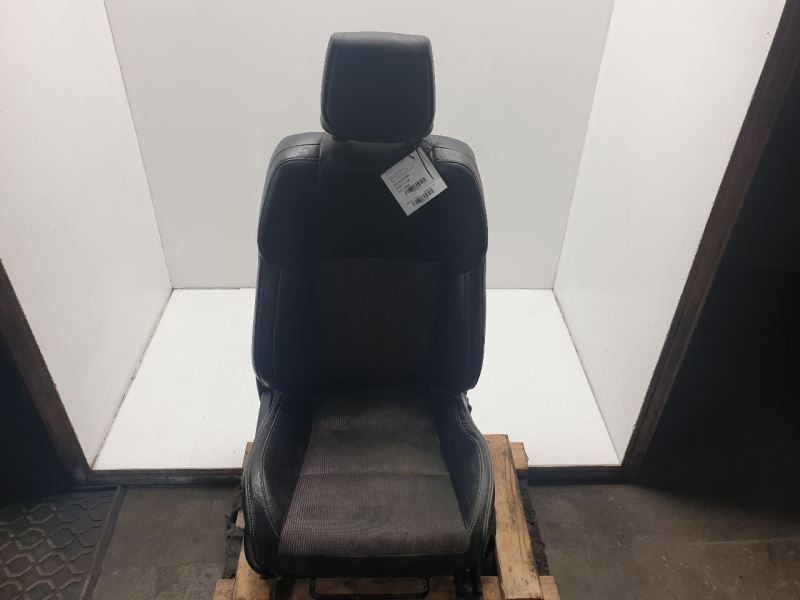 14-19 TOYOTA COROLLA S PREMIUM PASSENGER SIDE FRONT VINYL BUCKET SEAT