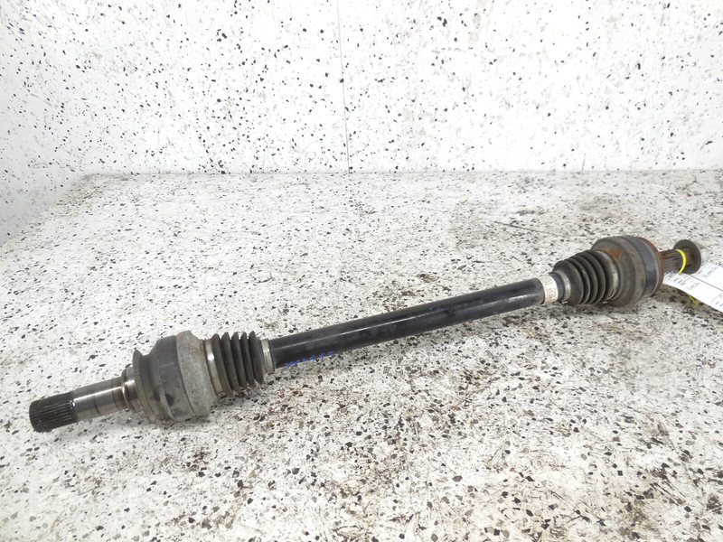 2019 19 Alfa Romeo Giulia Rear Axle Shaft Passenger Right RH OEM 10379419
