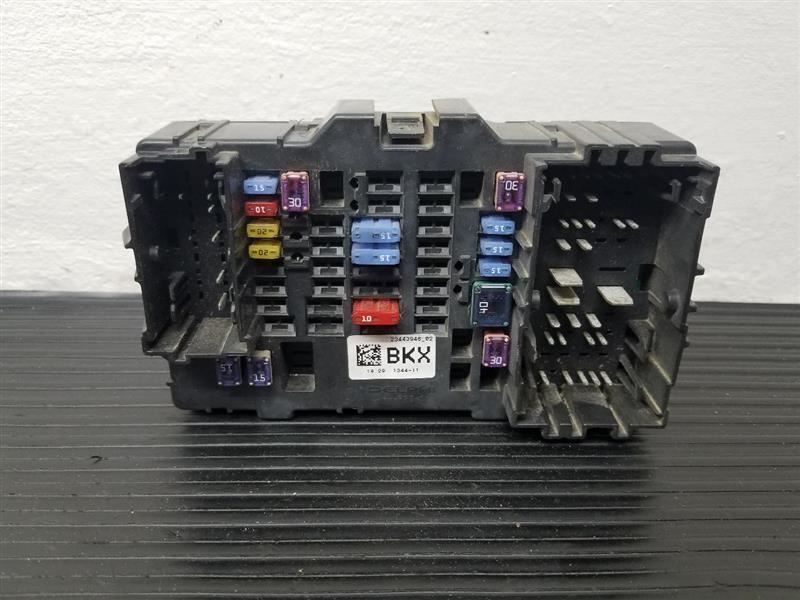 2014-2019 Chevy Silverado Right Passenger Dash Fuse Box OEM 23443946, 22988419