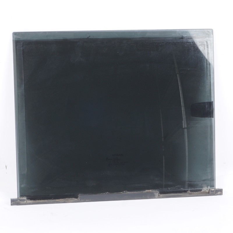 2016-2023 Nissan Titan XD Rear Back Center Window Glass Tempered OEM