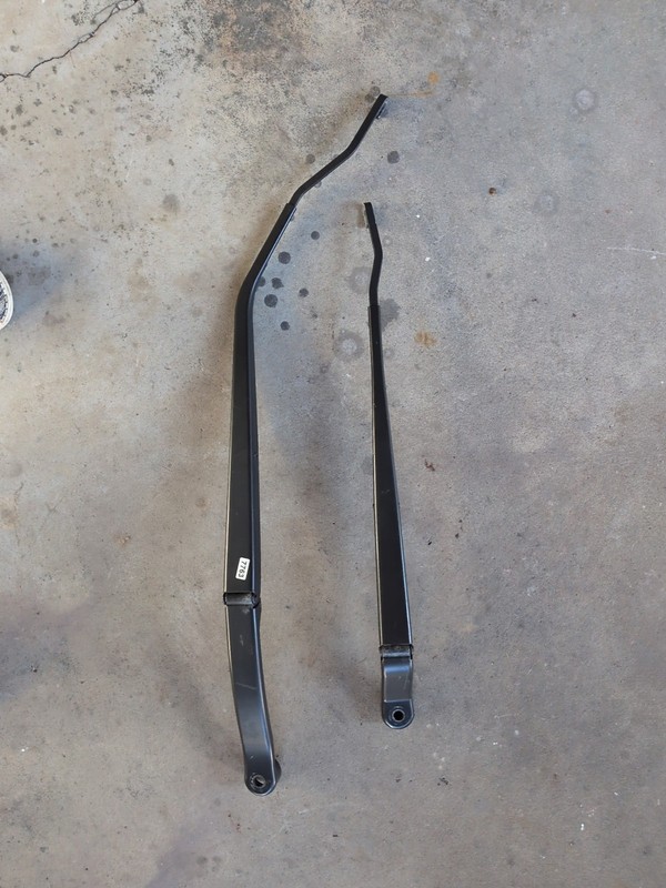 2010 2014 HONDA INSIGHT HYBRID BASE FRONT RIGHT & LEFT WIPER ARM SET OEM
