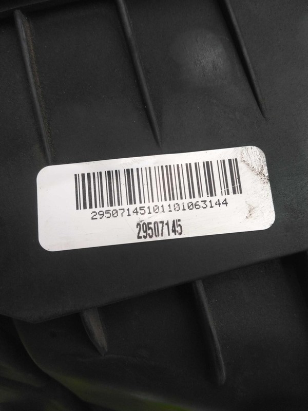 Used Air Cleaner Assembly fits: 2011 Chevrolet Silverado 2500 pickup 6.0 Grade A