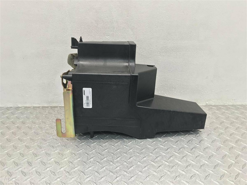 2003-2009 HUMMER H2 BOSE SUBWOOFER SPEAKER BOX OEM 15177436
