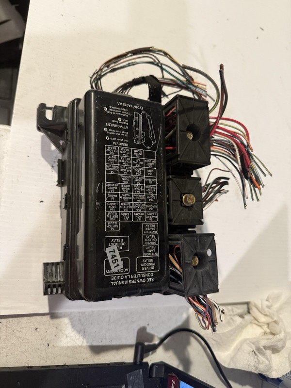 OEM 1997 Ford Taurus Cabin Fuse Box F7DB-14A067-EA OEM