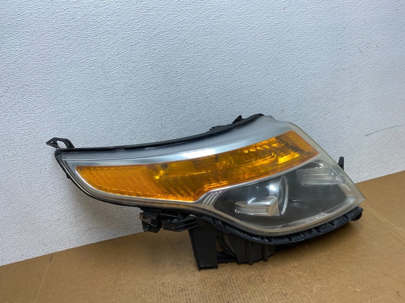 2011 to 2015 Ford Explorer Right Passenger Halogen Headlight Oem AE0490 DW