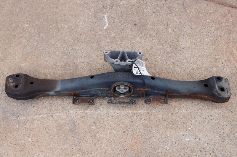 2003-2010 PORSCHE CAYENNE 4.5L TURBO TRANSMISISON CROSSMEMBER SUPPORT MOUNT OEM