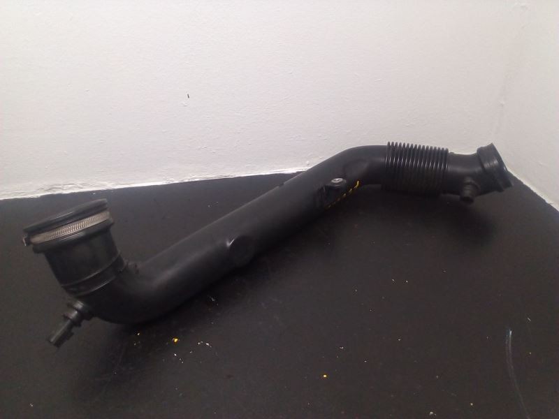 17-22 Jeep Compass 2.4L Air Intake Duct Hose OEM 68303177AA