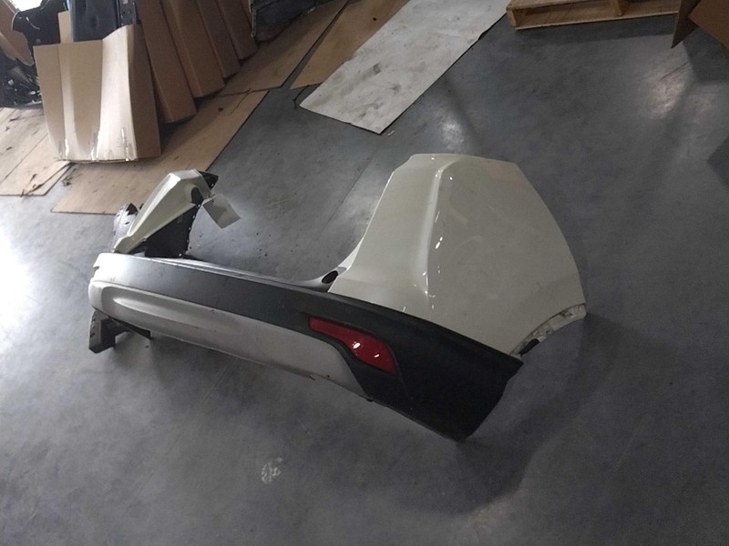2017 Honda CR-V White Rear Bumper Assembly OEM 124K Miles NJ25-19823-485808