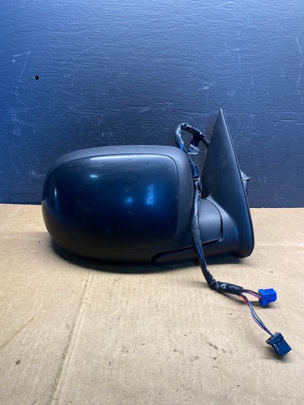 2003-2006 Chevrolet Tahoe Suburban Right Passenger Turn Door Mirror AD4819 DG