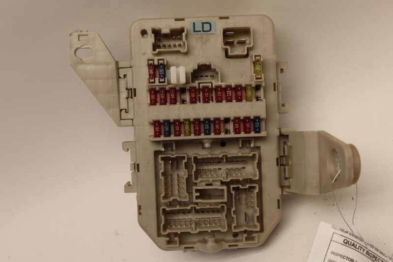 2002 INFINITI Q45 ENGINE POWER JUNCTION DISTRIBUTION FUSE BOX BLOCK OEM