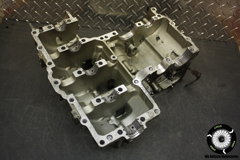 1996 KAWASAKI ZX 750 P NINJA ENGINE MOTOR CRANK CASING BLOCK HALF #2 ZX7R ZX750
