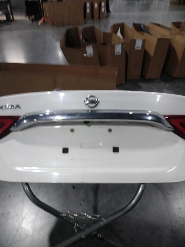 2017 Nissan Maxima Deck Lid Trunk Lid White OEM 265404RA1A 265454RA1A