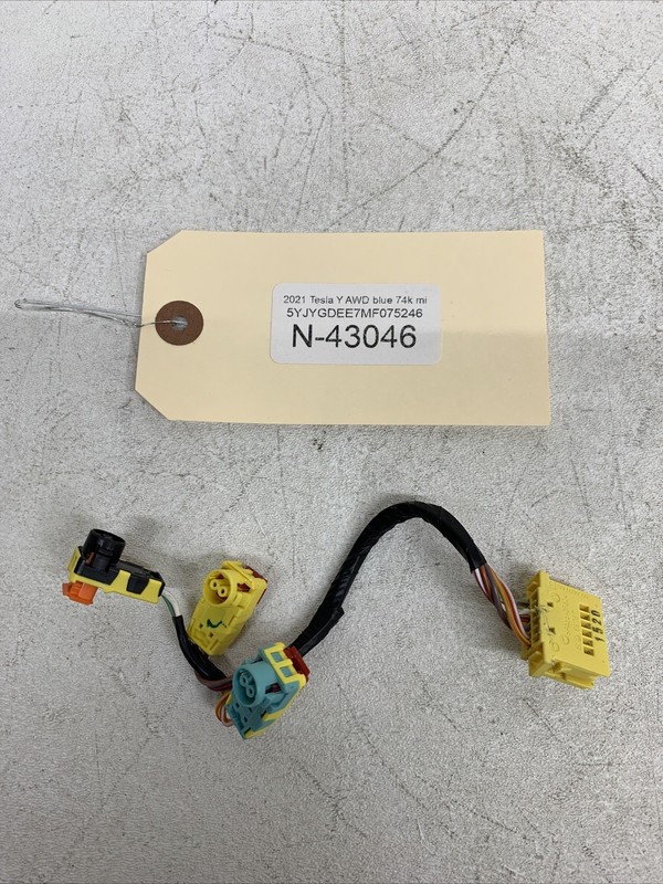 ⚡️17-22 Tesla Model Y Front Steering Wheel SRS DAB Wiring Harness 43046 B136