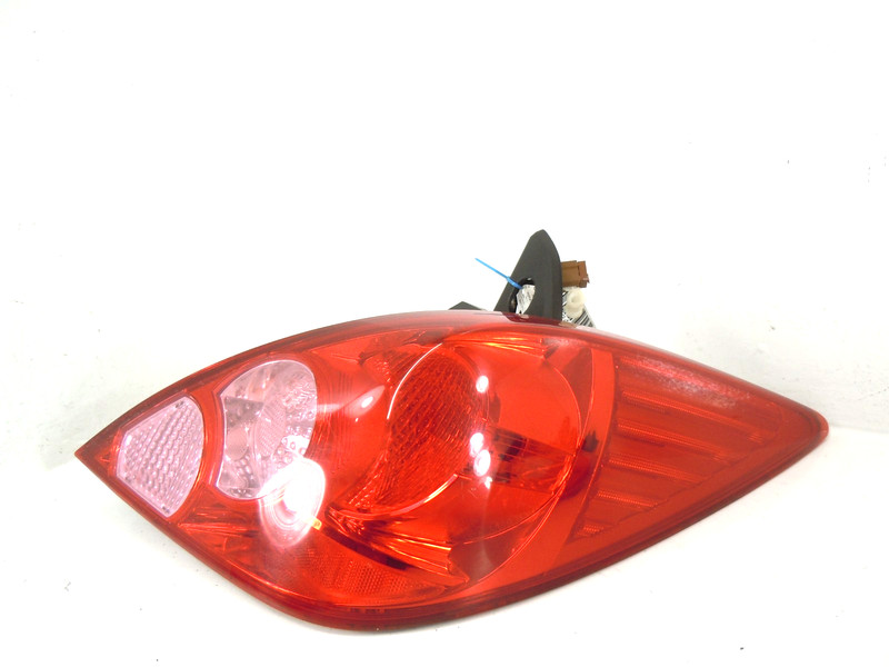 07-12 Nissan Versa Hatchback Quarter Panel Mounted Tail Light Pass Right OEM