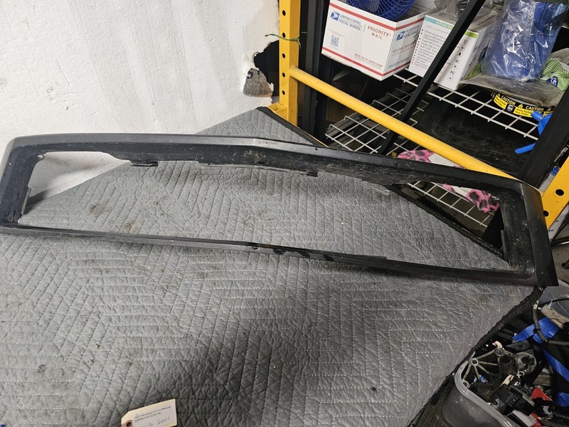 2012 Ford Mustang Upper Grille Insert