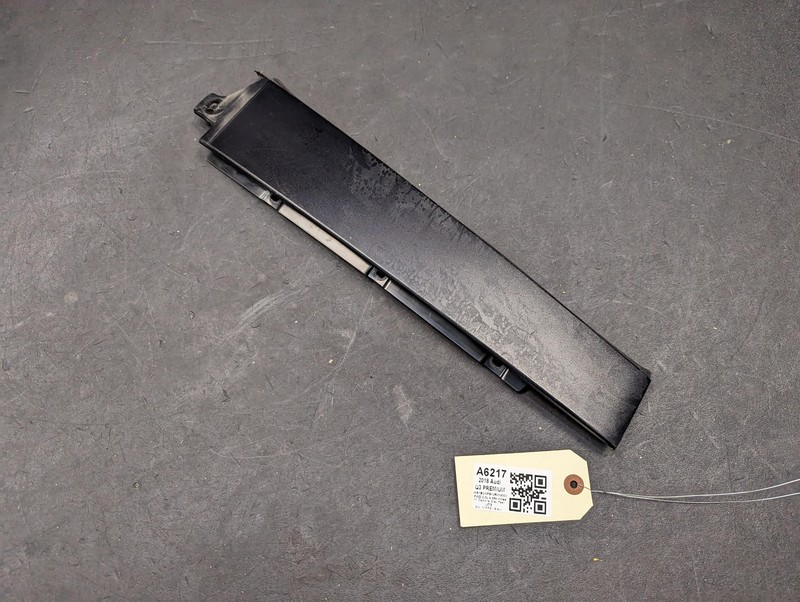 Rear Left Door Window Front Side Molding 2018 Audi Q3 8U0839901 2015 2016 2017