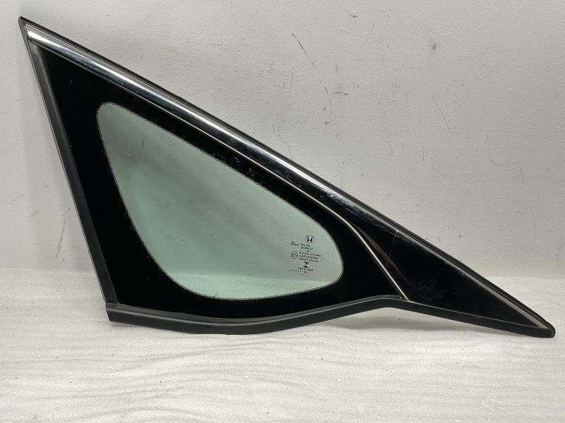 2018-2019 HONDA ACCORD LEFT FRONT QUARTER GLASS W/CHROME BAZEL 27K -SPORT- 34458