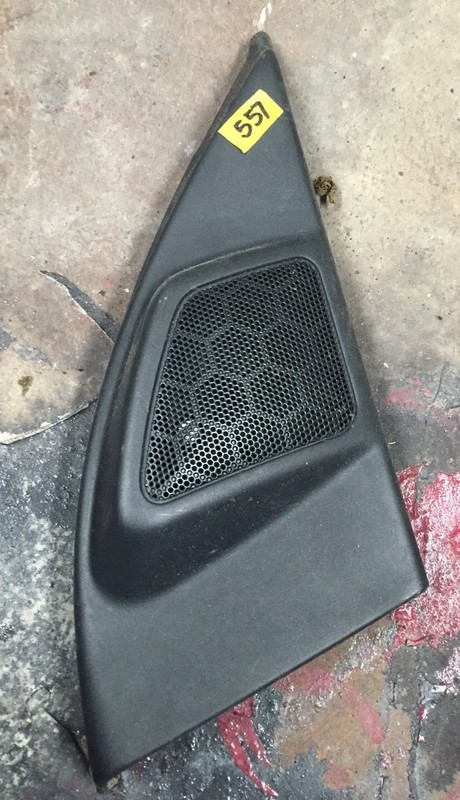 Volvo XC90 RH Passenger Tweeter Speaker w/Black A-Pillar Cover