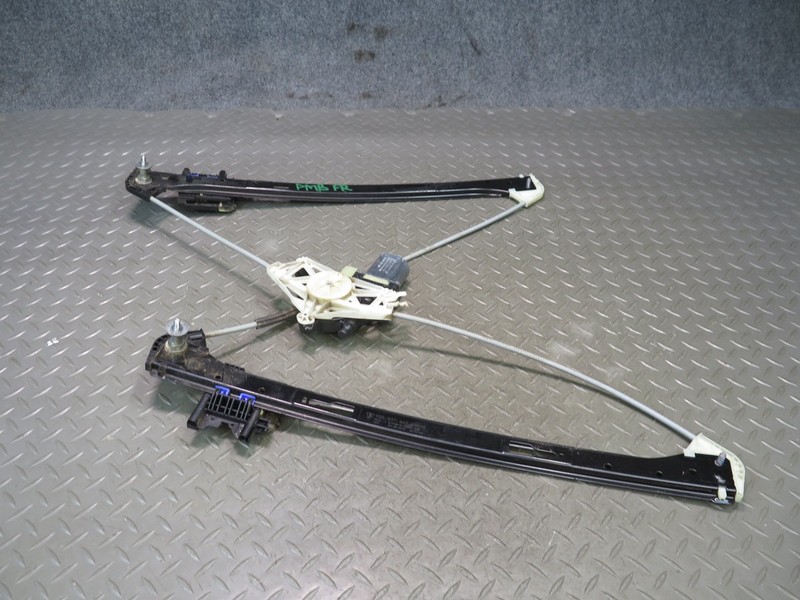 2015-2018 PORSCHE MACAN FRONT RIGHT DOOR WINDOW REGULATOR W/ MOTOR 95B837462