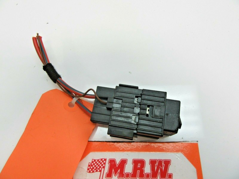 WIRE PLUG CONNECTOR BLACK RELAY FAN COOLING fits BMW 323i 328i 528i X5 06 07 08