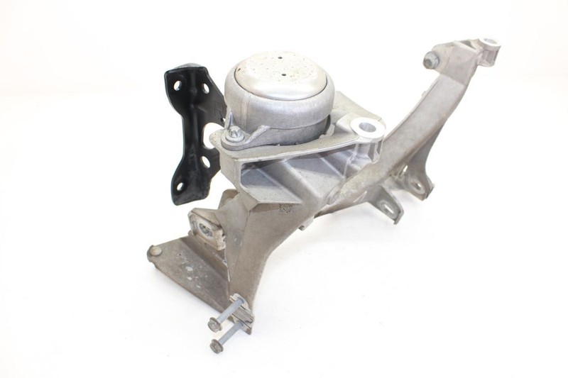 13-19 Porsche Boxster 2.7L Passenger Right Rear Suspension Bracket