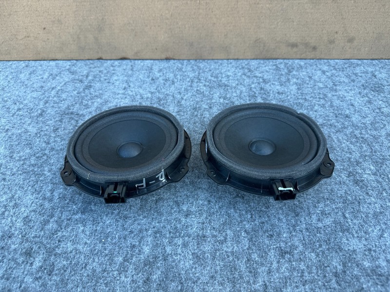 FORD MUSTANG MACH-E 2021-2024 OEM FRONT LEFT AND RIGHT DOOR PANEL SPEAKERS PAIR