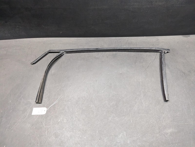 Front Left Door Window Glass Run Channel 2018 Ford Escape GJ5Z-7821597-B 17 19