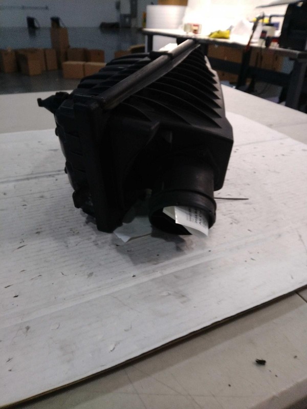 Used Left Air Cleaner Assembly fits: 2016 Land rover Range rover sport superchar