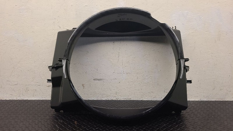 99-05 Chevrolet Silverado 5.3L Cooling Fan Shroud Assembly OEM 15088327