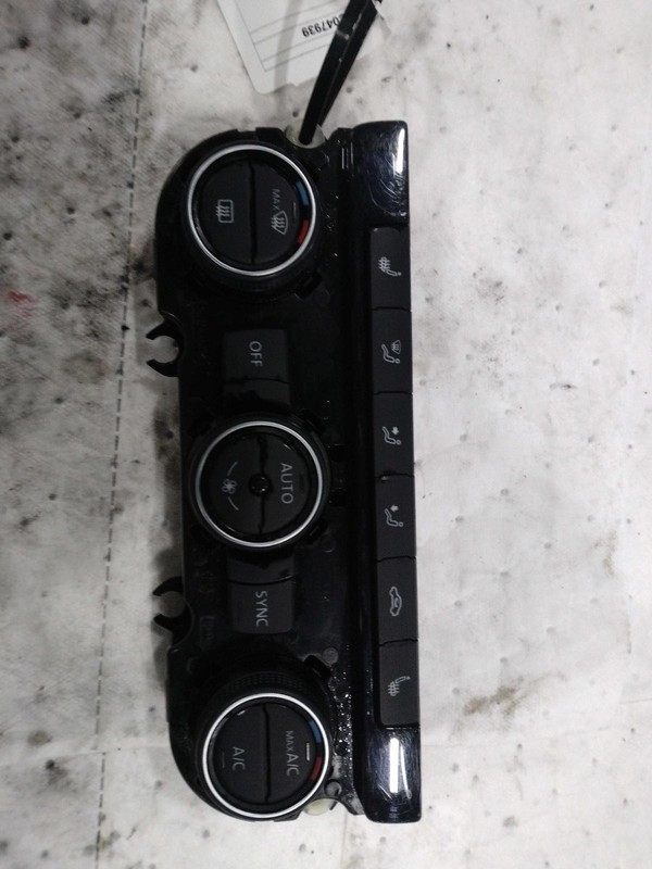 Used A/C Selector Switch fits: 2017 Volkswagen Passat dual zone climatronic w/o