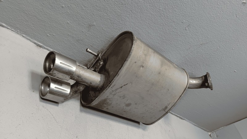 Toyota Camry 2.5L XSE FWD Rear Left Driver Side Exhaust Muffler OEM 2018-2019
