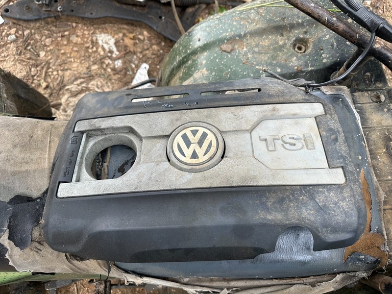 09-18 BEETLE JETTA PASSAT CC TIGUAN OEM 2.0 ENGINE APPEARANCE PLASTIC COVER