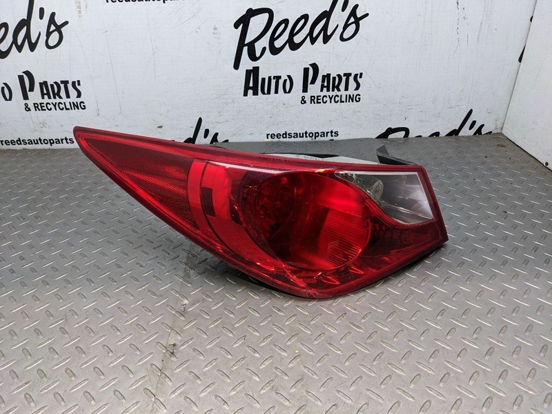 LH Driver Tail Light VIN B 8th Digit Incandescent Bulb Fits 11-14 SONATA 1148794