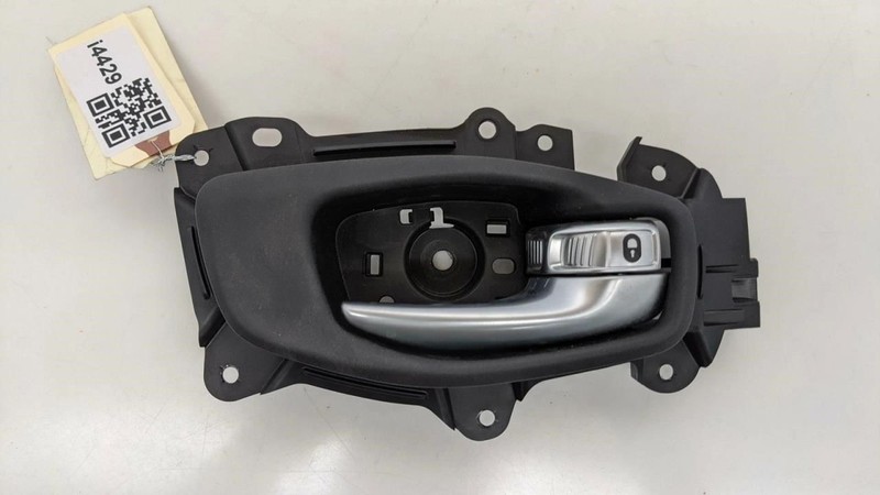 Front Right Door Inside Handle 2018 Jeep Compass 5SX64TRMAA 2018 - 2020 2021