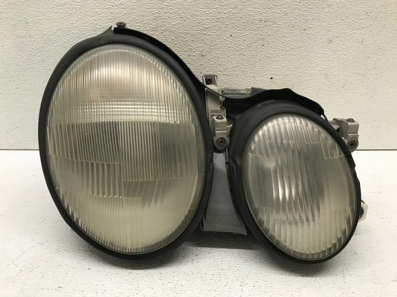 1998 - 2003 Mercedes CLK430 Front RH Right Passenger Halogen Headlight OEM