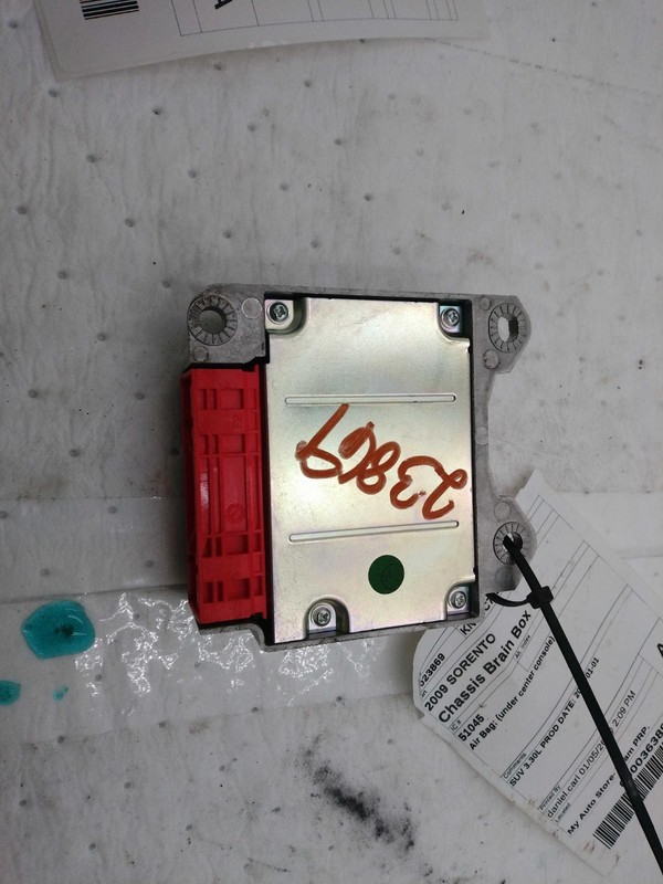 Used Air Bag Module fits: 2009 Kia Sorento Air Bag under center console Grade A