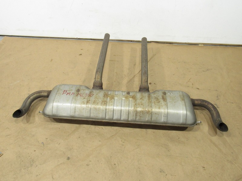 12-15 Mercedes ML350 W166 2015 3.5L Rear Center Exhaust Resonator Muffler Pipe:A