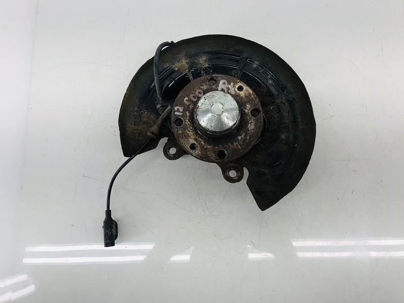 12-18 FIAT 500S FWD REAR LEFT DRIVER SIDE WHEEL HUB SPINDLE KNUCKLE