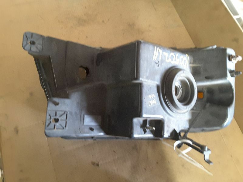 Driver Headlight Bright Background Fits 04-08 FORD F150 PICKUP 164710