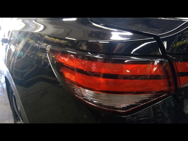Driver Left Tail Light Quarter Mounted Fits 20-23 SENTRA 1676449