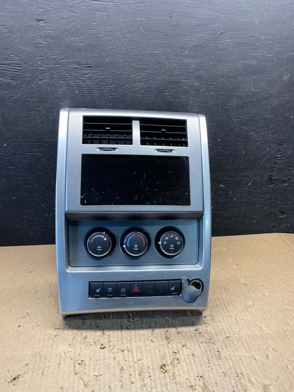 2008 to 2012 Jeep Liberty Dash Climate Temperature Control Radio Bezel T1653 DG