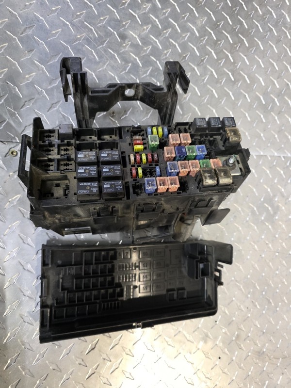 2010 2011 2012 Ford Taurus SHO Cabin Fuse Box Assembly 3.5 Turbo Oem
