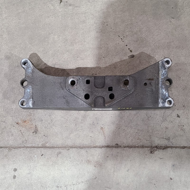 10-15 Camaro Ss Automatic Transmission Crossmember Mount Bracket Aa7421