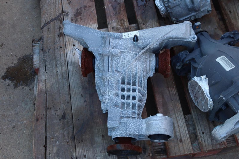 2017-2021 AUDI A4 QUATTRO REAR DIFF DIFFERENTIAL AXLE CARRIER OEM
