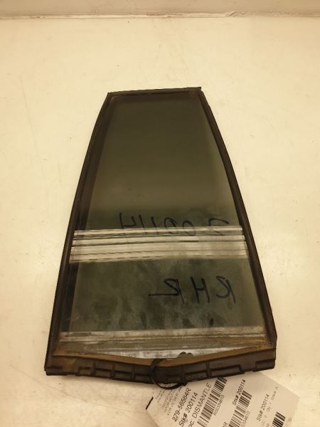 01-07 TOYOTA HIGHLANDER PASSENGER SIDE REAR DOOR VENT GLASS