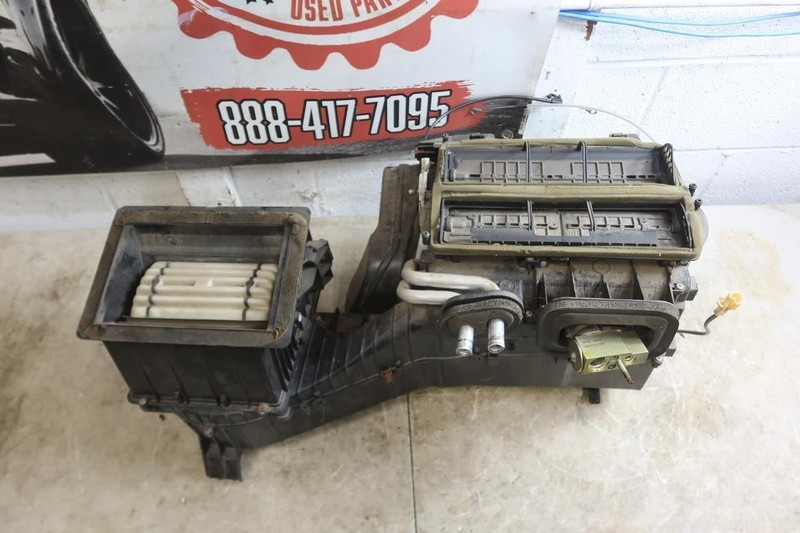 2007-2010 Jeep Wrangler JK OEM AC Heater Core Blower Housing Box 68004192