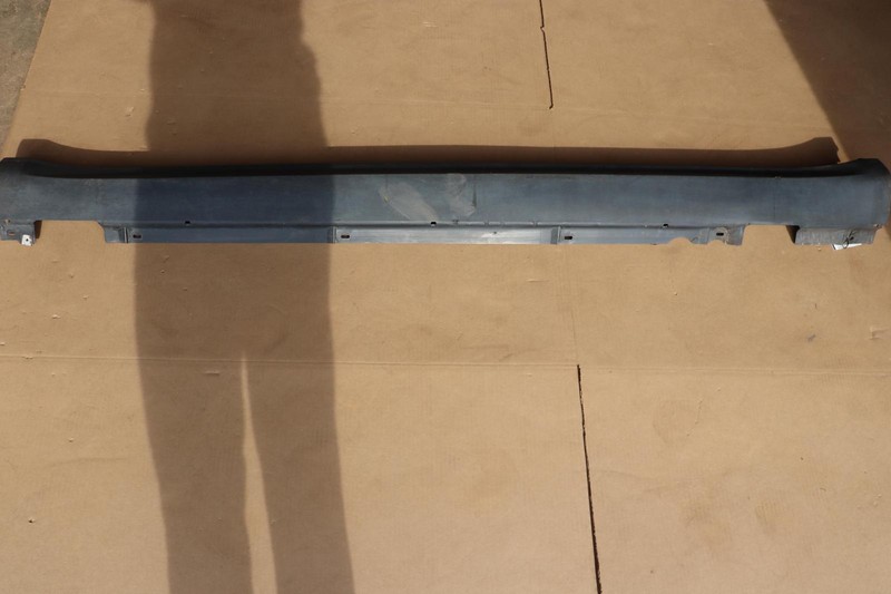 2015-2022 PORSCHE MACAN LEFT DRIVER SIDE ROCKER MOLDING SKIRT PANEL BLACK OEM