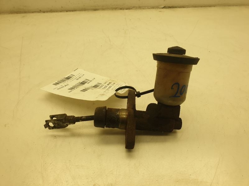 84-89 TOYOTA 4RUNNER 4CYL 2.4L MT CLUTCH MASTER CYLINDER ASSEMBLY